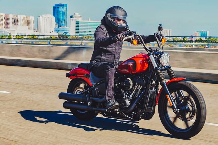 Harley-Davidson-Street-Bob-Special-on-the-Road