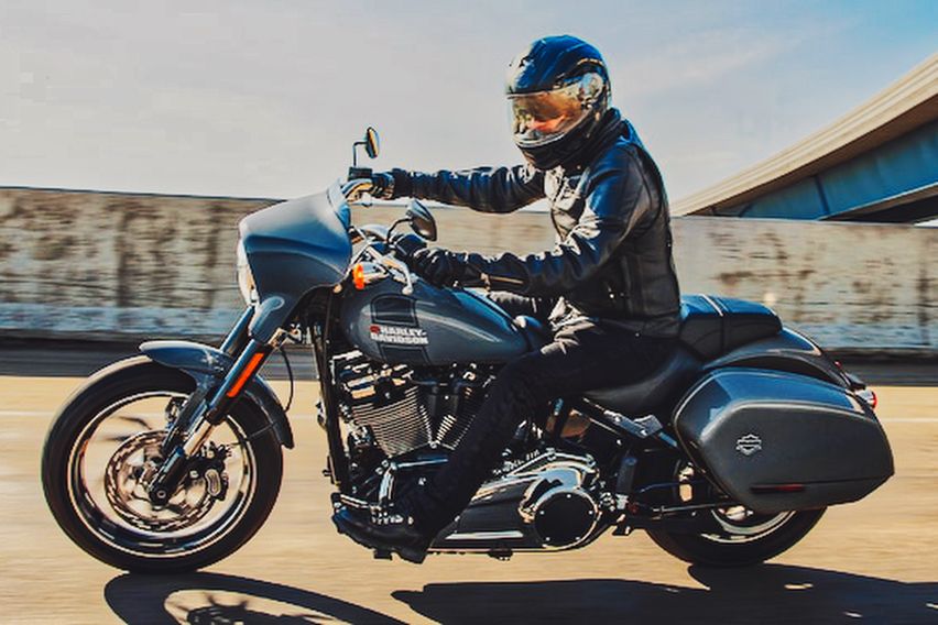 Harley-Davidson-Sport-GLide-on-the-Road