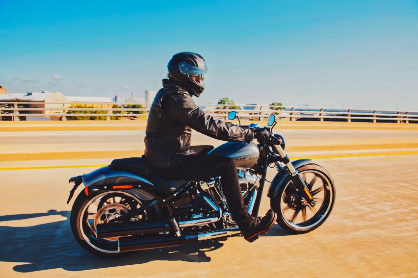 Harley-Davidson-Brakeout-114-on-the-Road