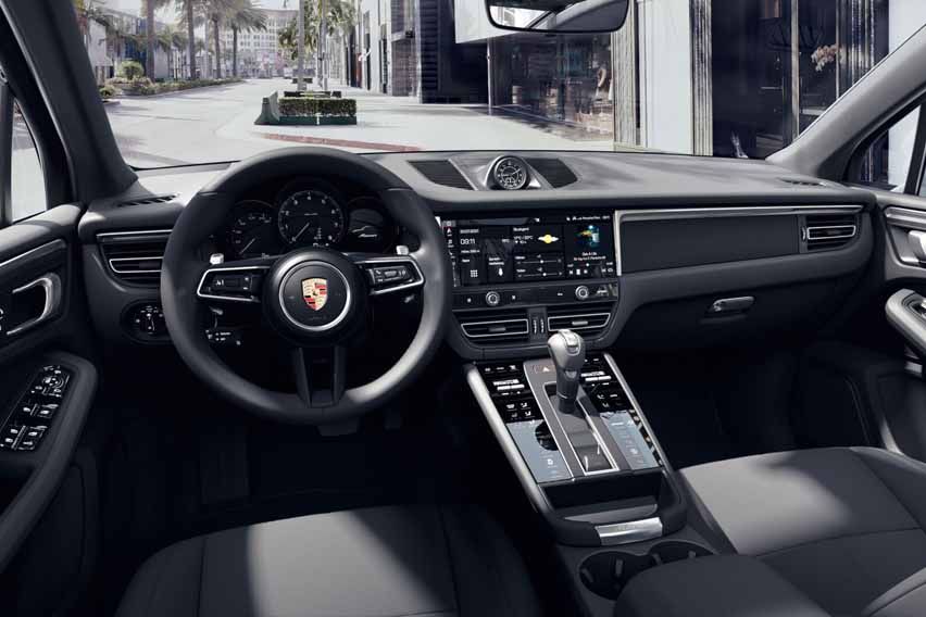 2022 Porsche Macan cabin