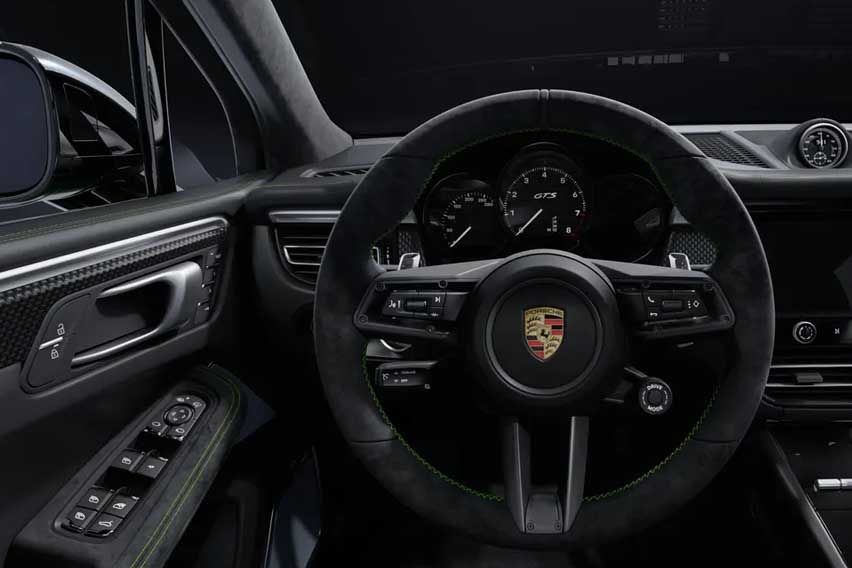 2022 Porsche Macan cabin