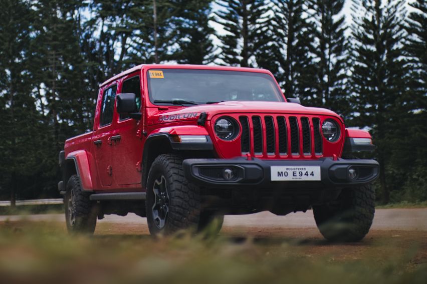 Jeep-Gladiator-Glamour-Shot