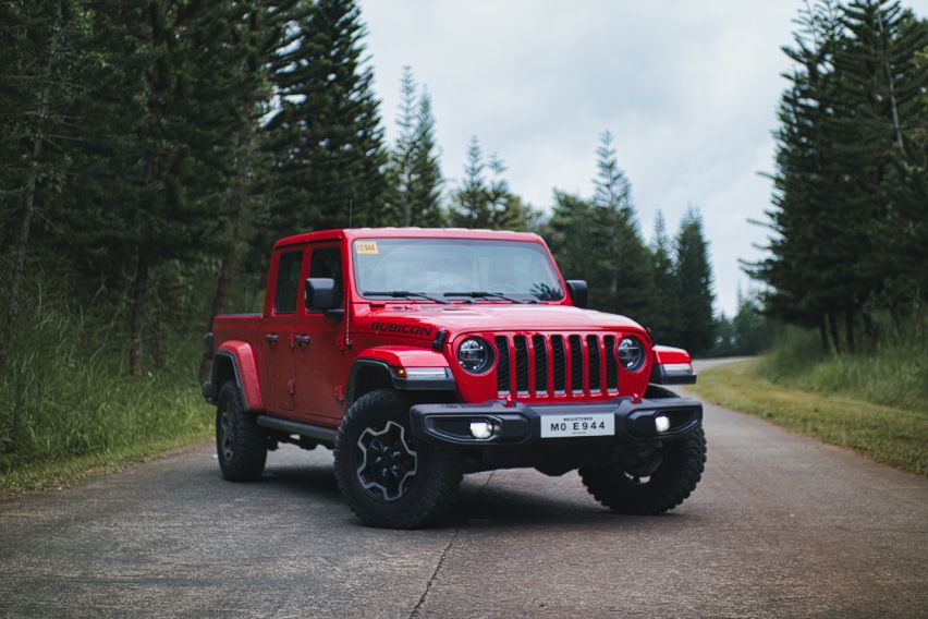 Jeep-Gladiator-Right-quarter-profile