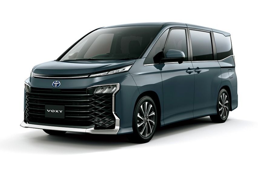 JDM-exclusive Toyota Noah, Voxy minivans debut with passenger and driving tech