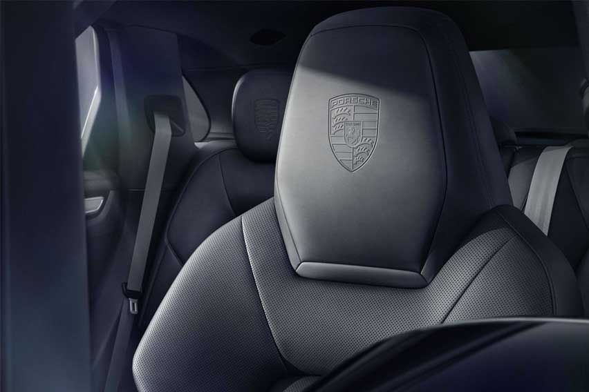 Porsche Cayenne Platinum Edition cabin