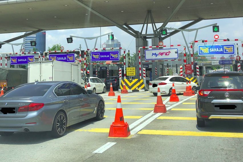 SmartTag lane removals cause chaos at PLUS toll booths