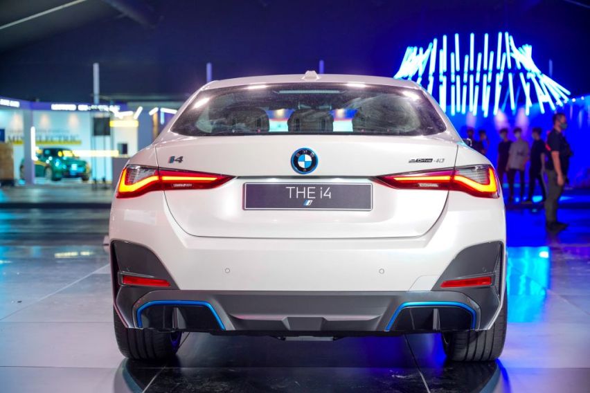 BMW i4