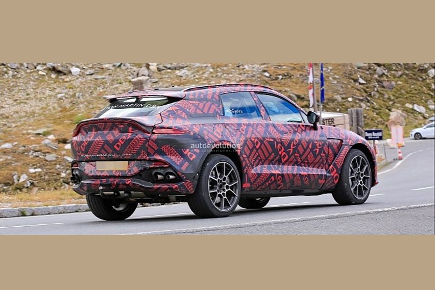 2022 Aston Martin DBX S details