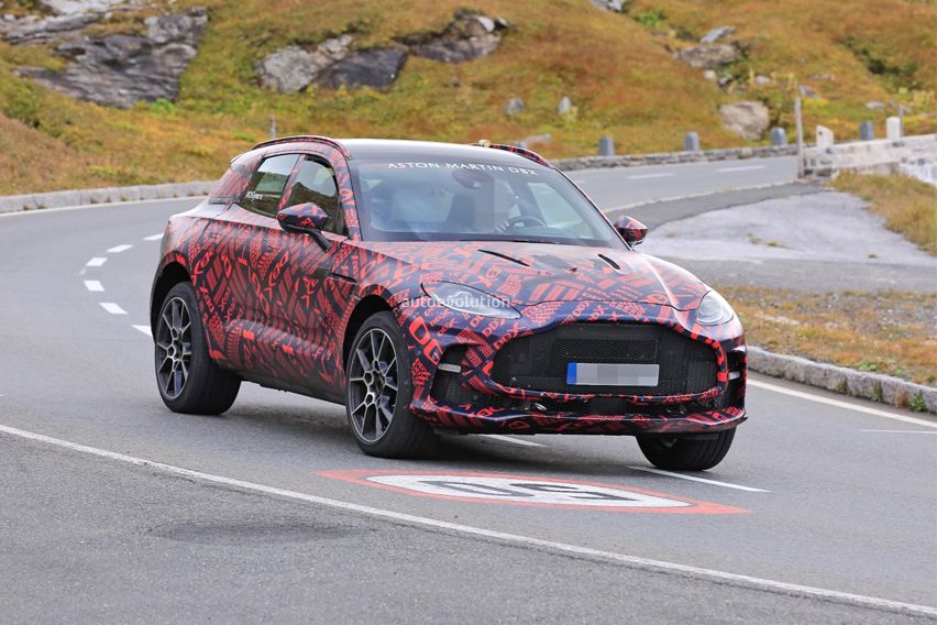 2022 Aston Martin DBX S syp images