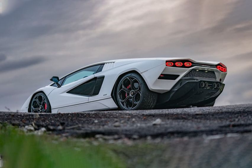 Lamborghini Countach LPI 800-4 price