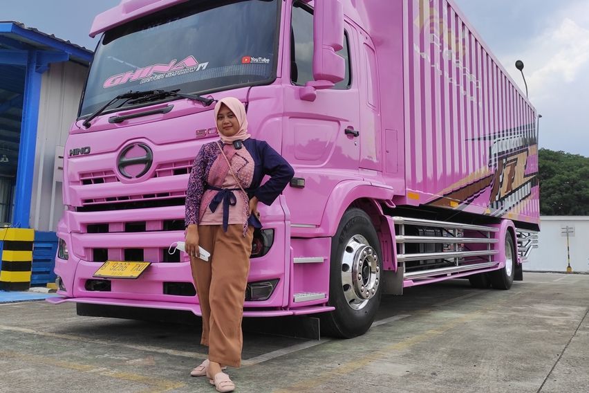 Female Truck Drivers Appreciate Hino Training Center and Safety Driving Competition