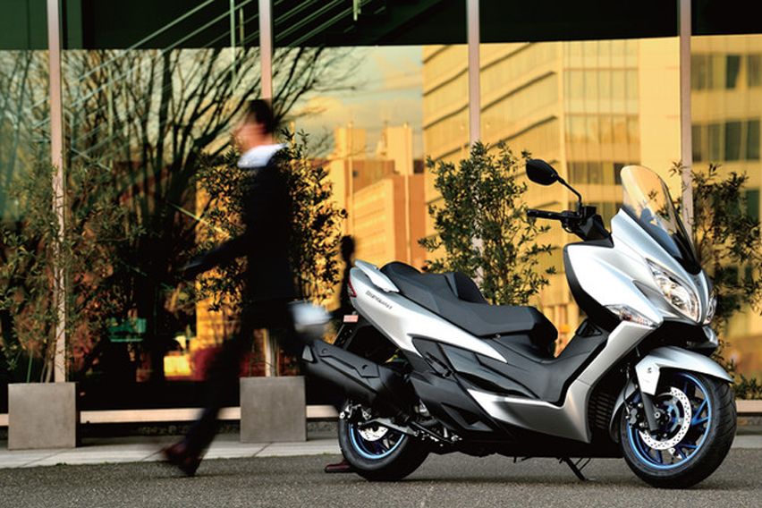 2022 BURGMAN 400 specs