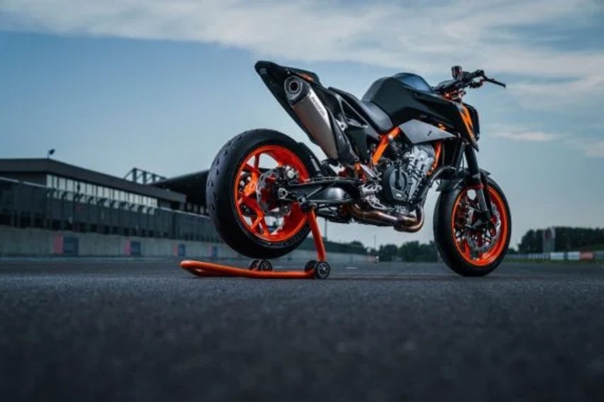 2022 890 Duke R specs