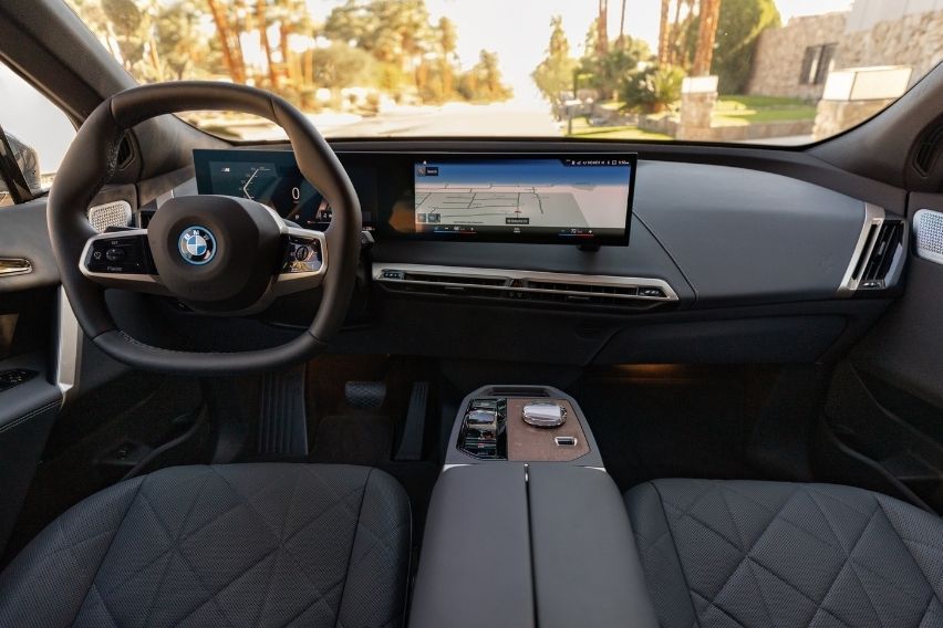 BMW iX