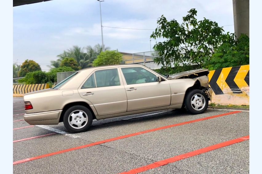 Another PLANNED car accident at Subang Jaya Interchange