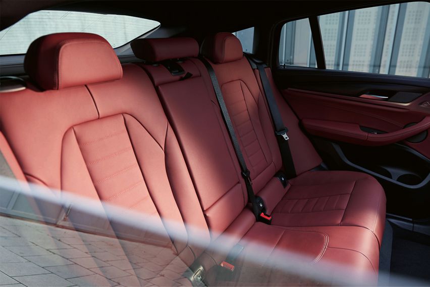 new BMW X4 xDrive30i features