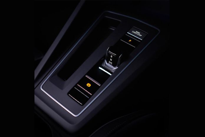 Mk8 Volkswagen Golf R-Line specs