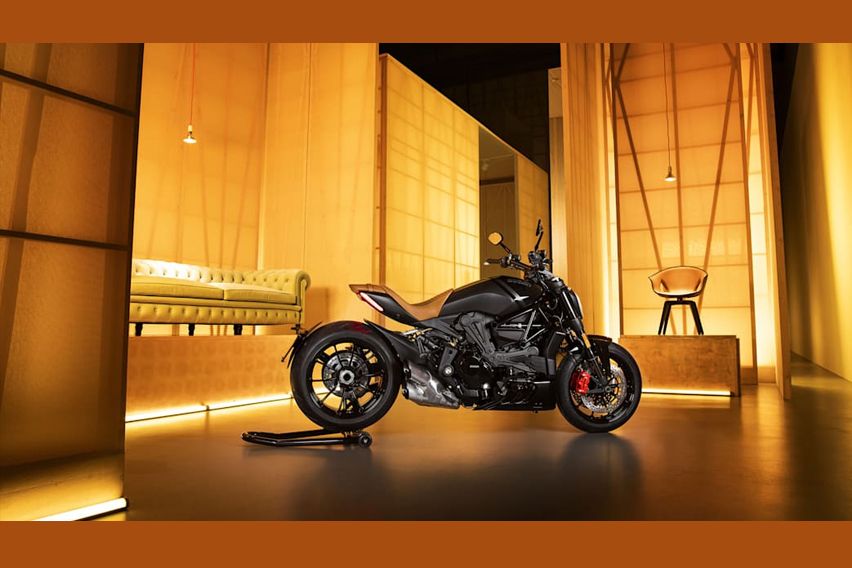 2022 Ducati XDiavel Nera specs