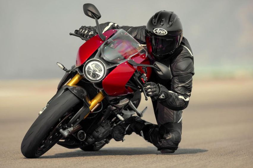new Triumph Speed Triple 1200 RR