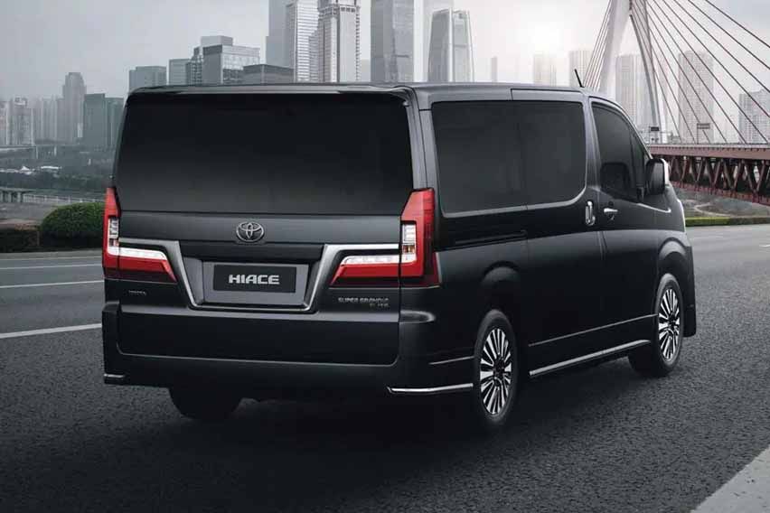 Toyota Hiace Super Grandia Elite