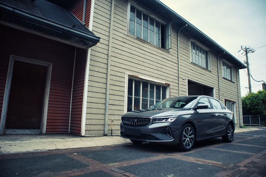 Geely Emgrand Wide far left