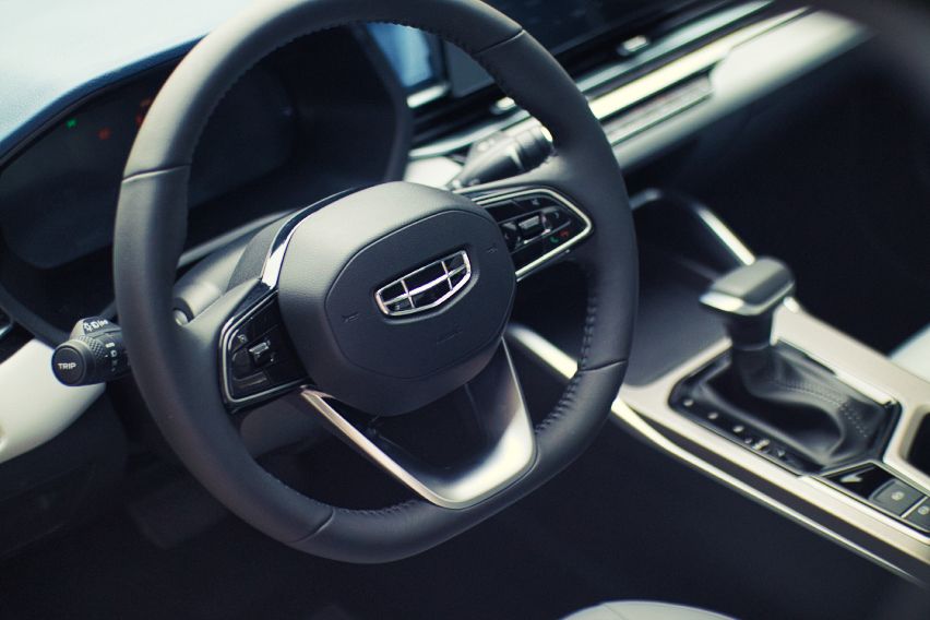 Geely Emgrand cockpit close