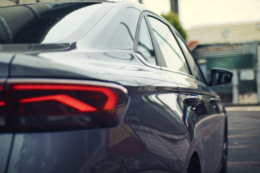 Geely Emgrand side character line