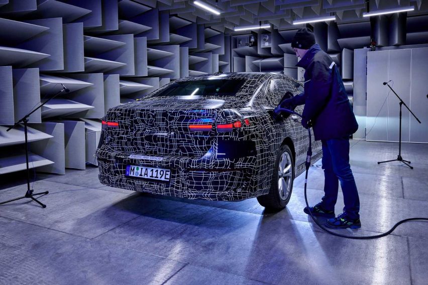 BMW i7