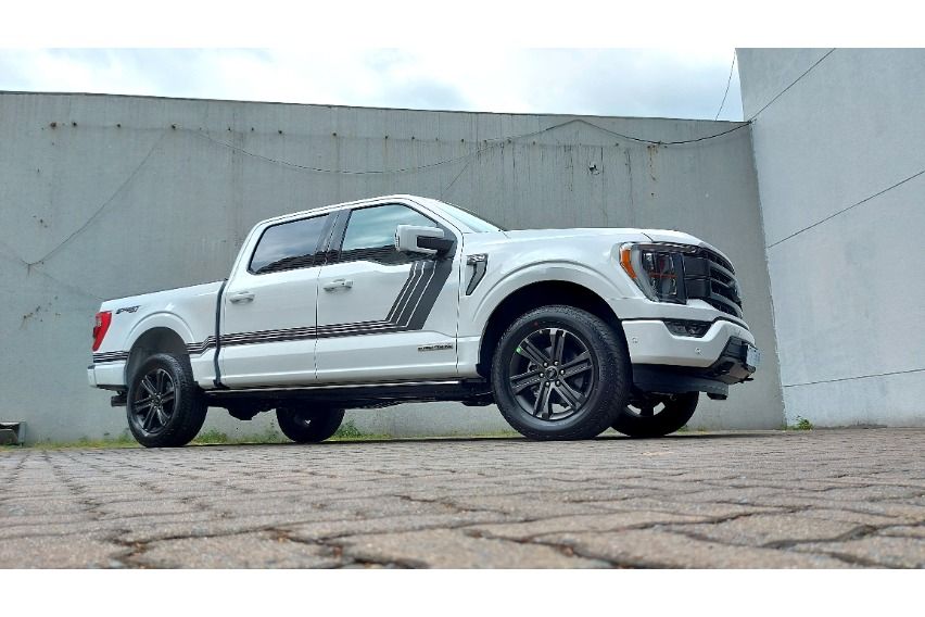 Ford_F-150_APEX_Limited-Edition