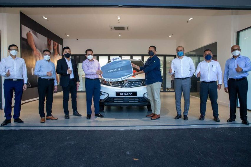 Proton 3S-Platinum outlet