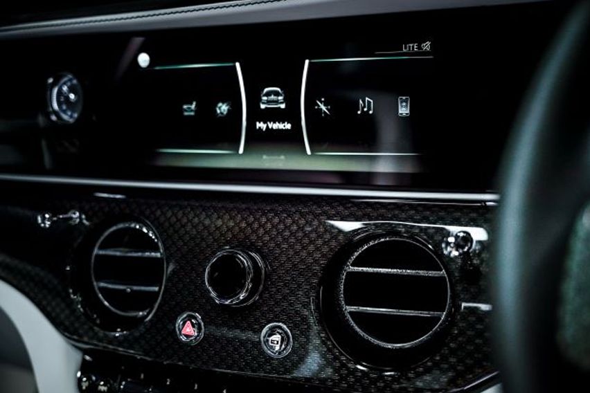 2022 Rolls-Royce Black Badge Ghost features