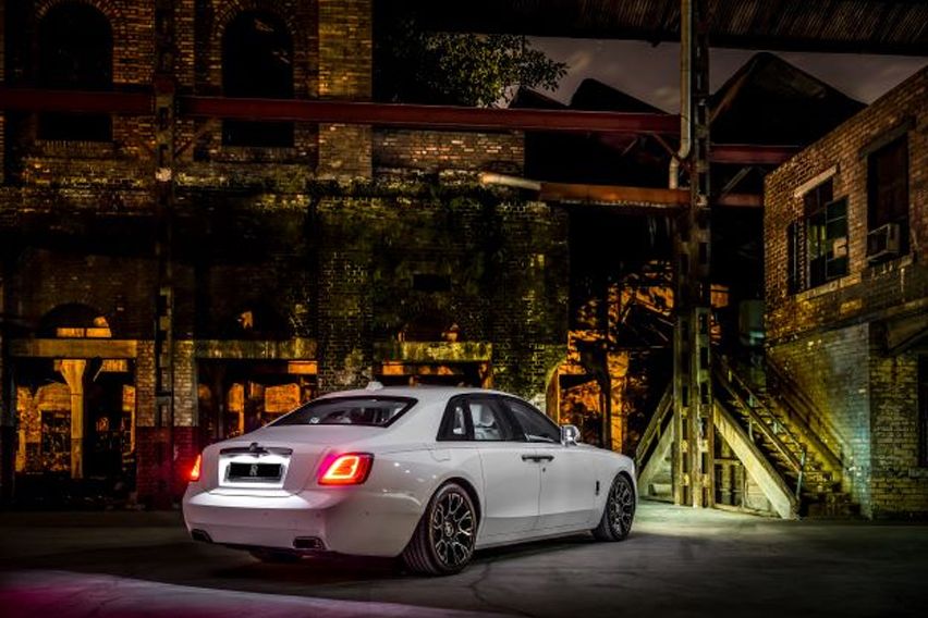 2022 Rolls-Royce Black Badge Ghost details