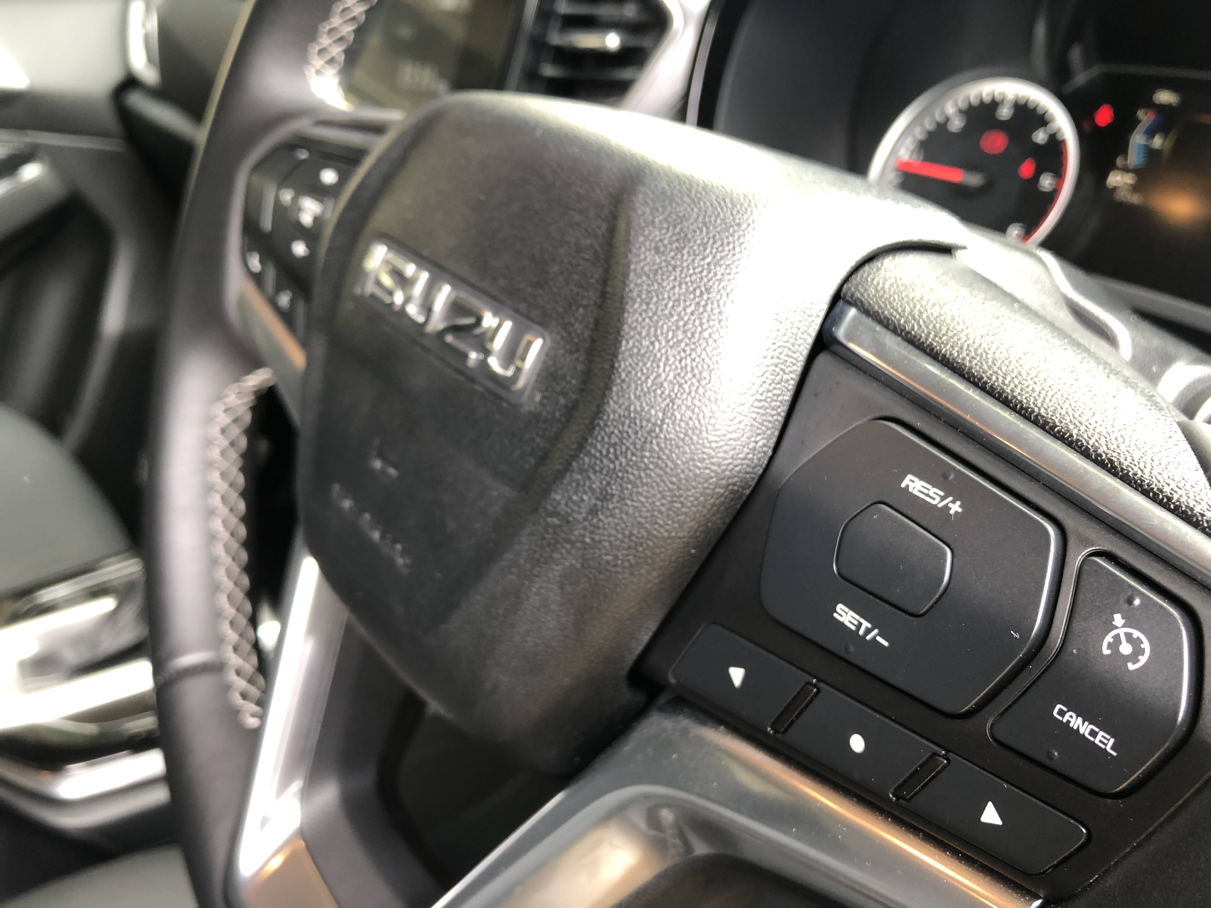 Isuzu D-Max Premium features