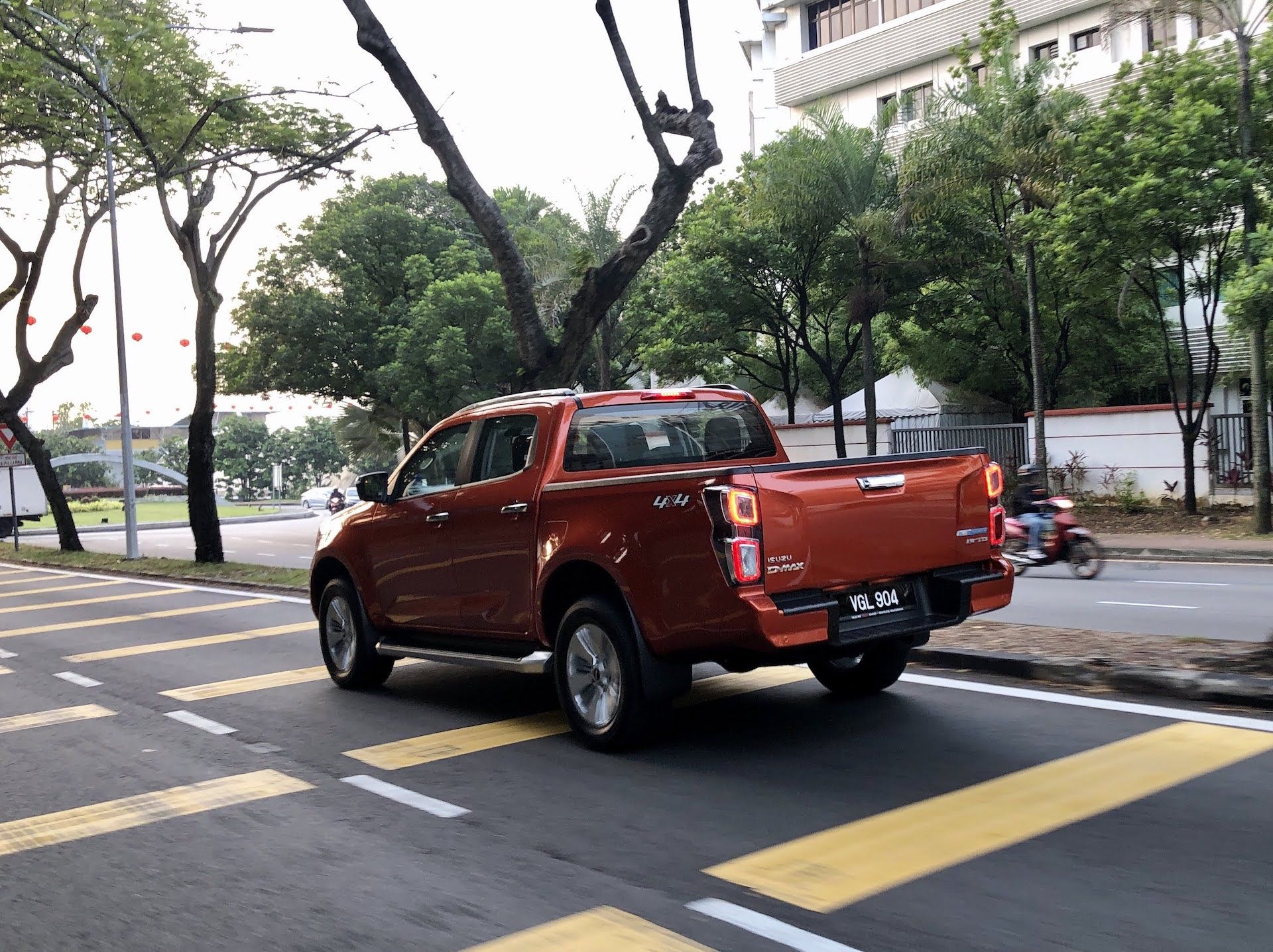 Isuzu D-Max 1.9L 4x4 Premium Specifications