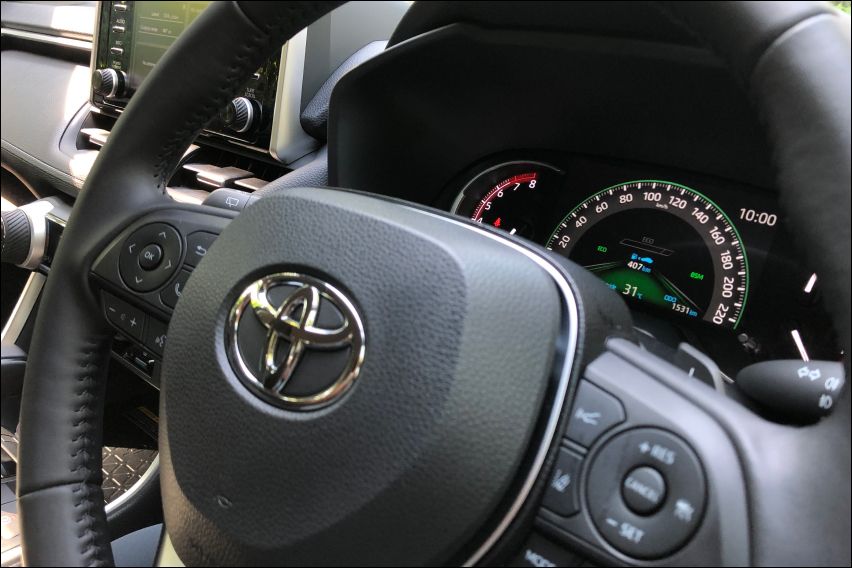 Toyota RAV4 Premium SUV steering