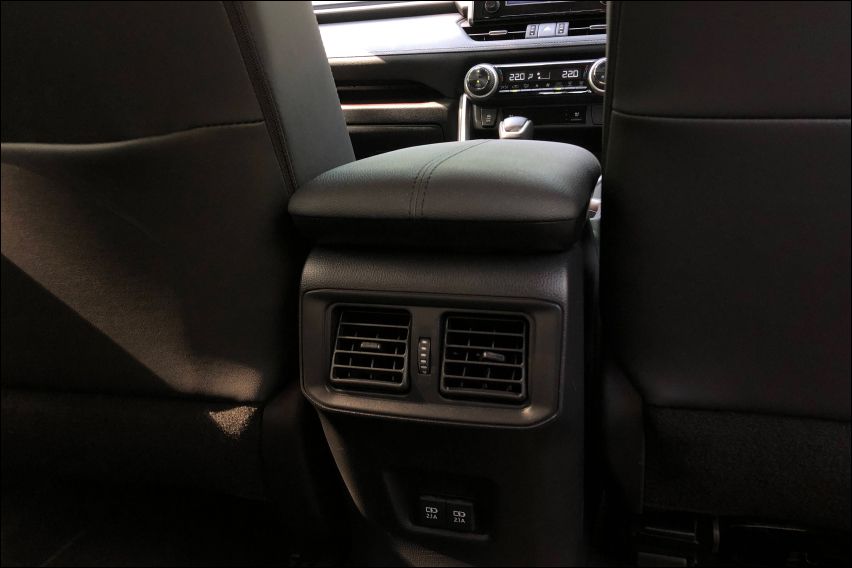 Toyota RAV4 Premium SUV rear vents