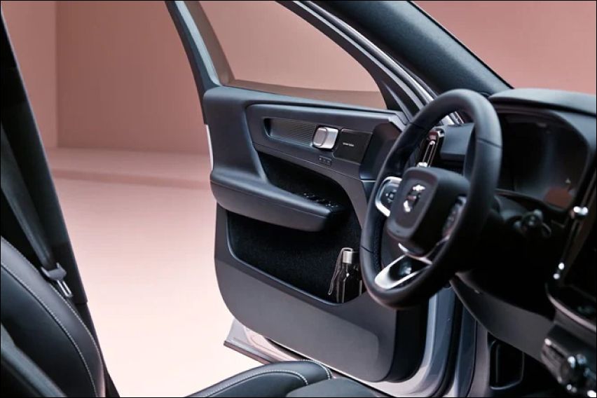 2022 Volvo XC40 Recharge Pure Electric P8 interior