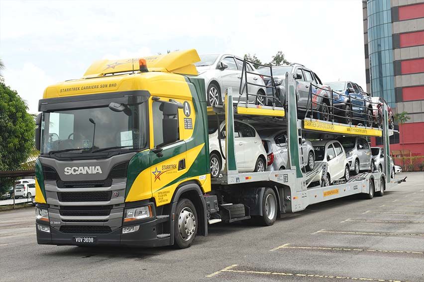 e Confidential Auriga Deluxe 122 and Blizzard semi-trailers detail