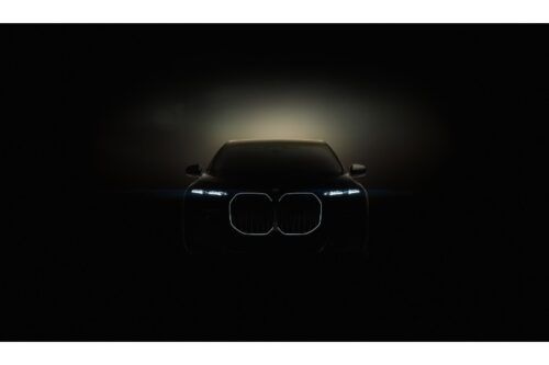BMW teases i7 flagship electric sedan with 610km of range and theater screen