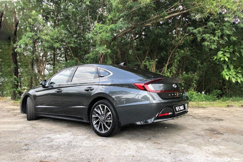 Hyundai Sonata side profile
