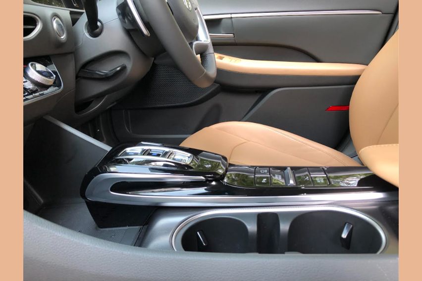 Hyundai Sonata centre tunnel 