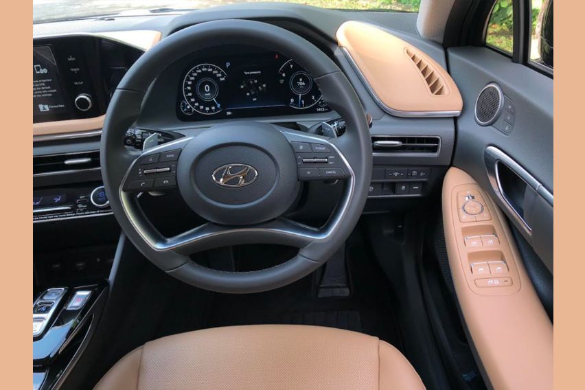 Hyundai Sonata steering