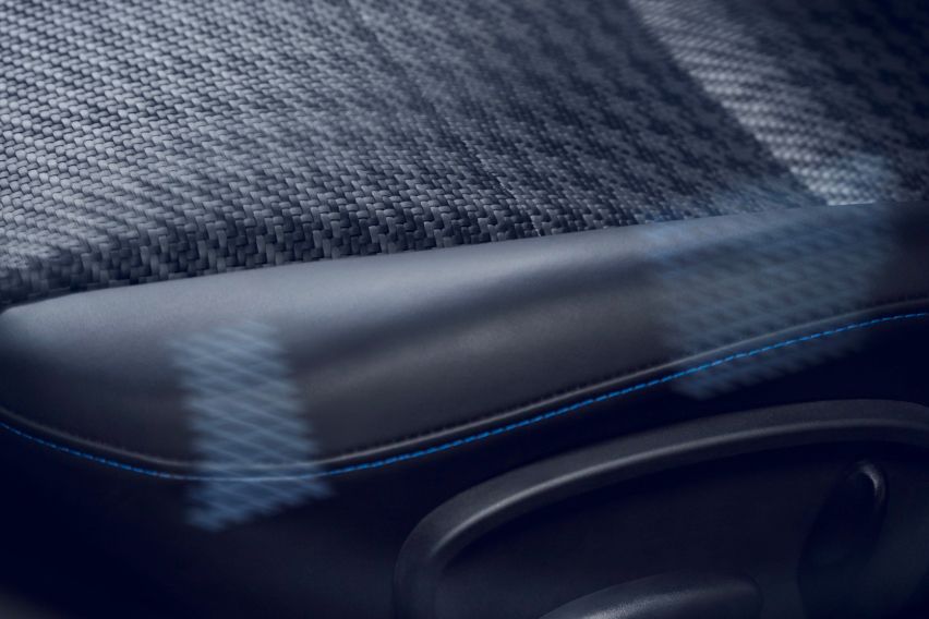 911-Classic-Club-Coupe-seat-material