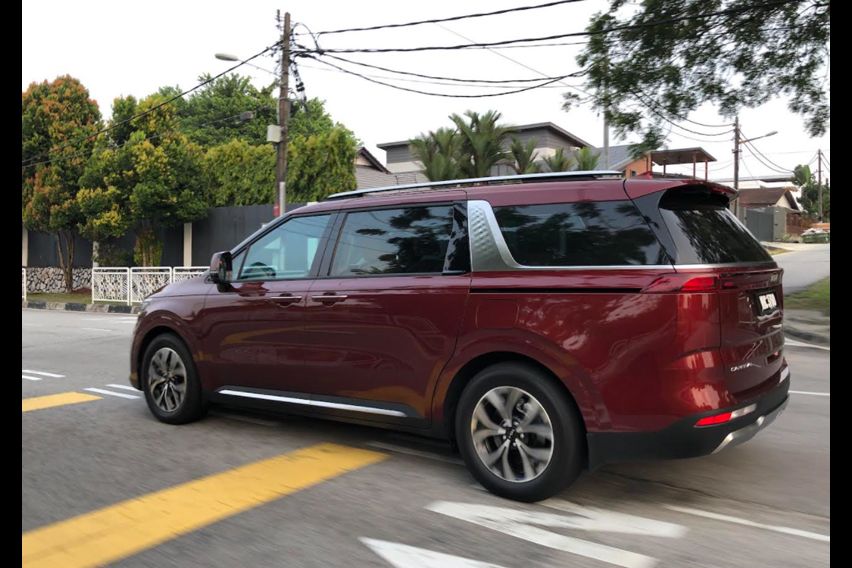 KIA Grand Carnival features