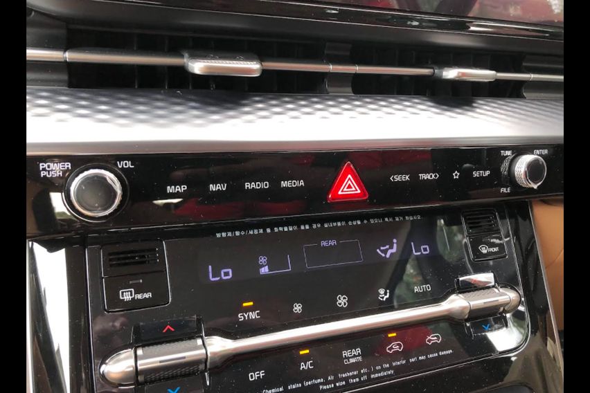 KIA Grand Carnival climate control