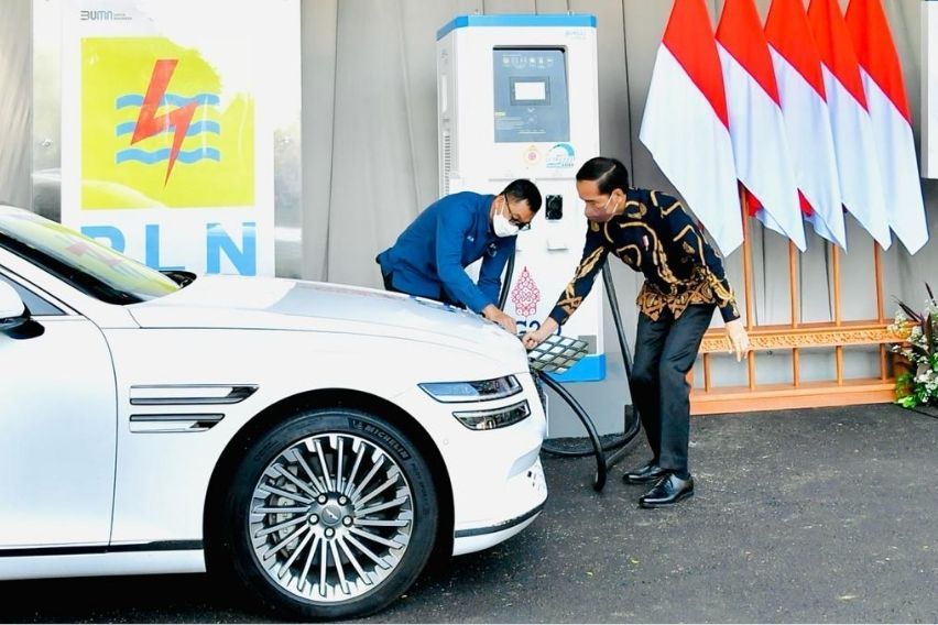 Presiden Jokowi Ungkap Alasan Pemberian Insentif Kendaraan Listrik