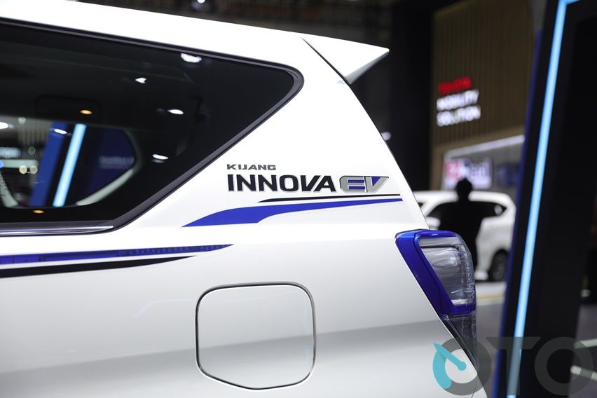 Toyota Kijang Innova EV Concept