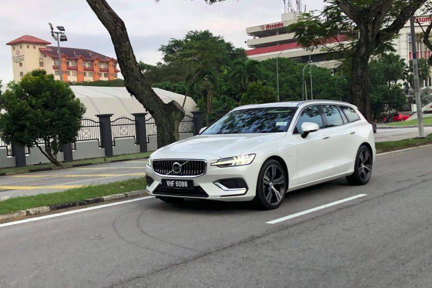 Will the Volvo V60 T8 Inscription change your mind