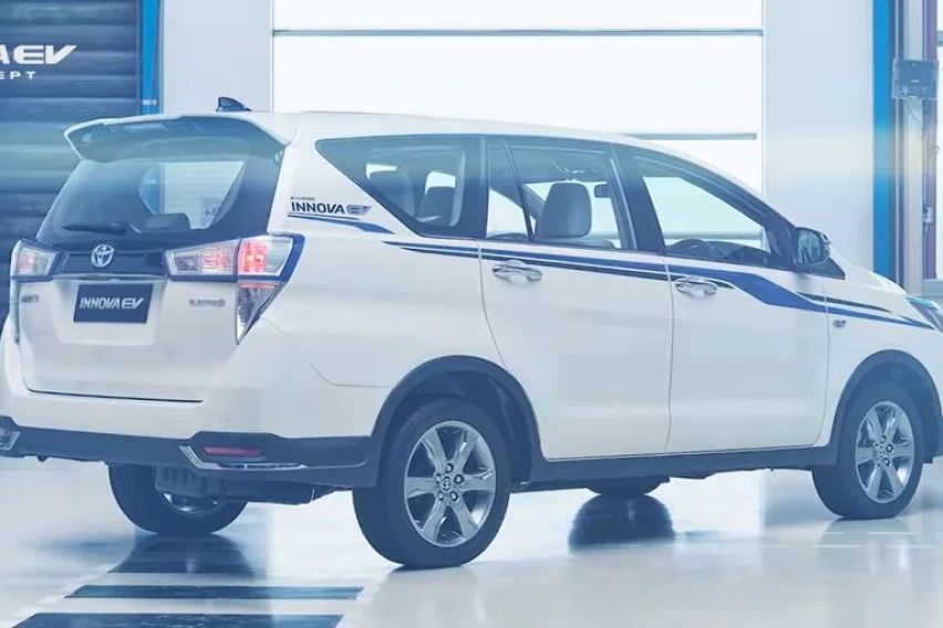 Toyota Innova EV Concept