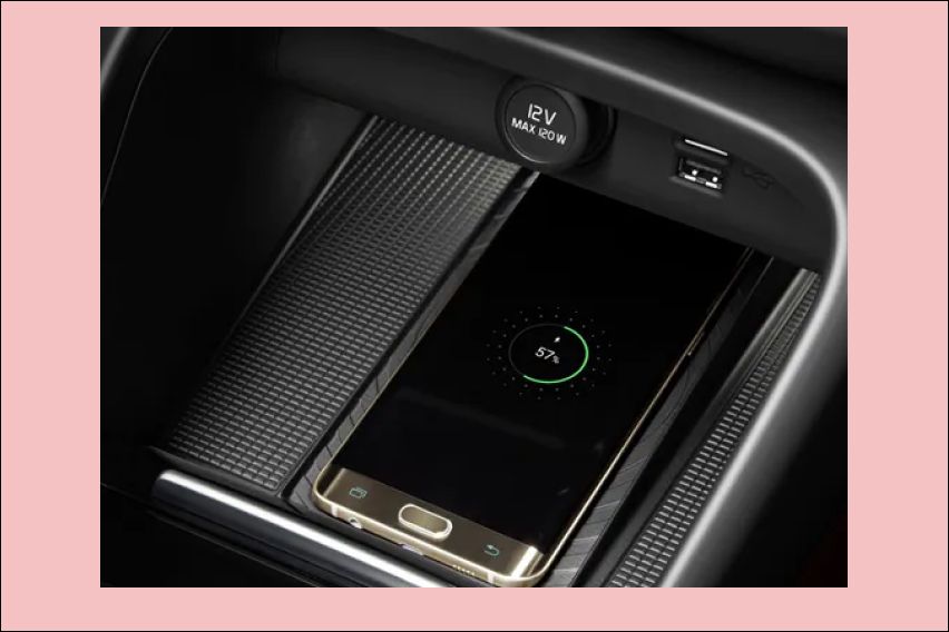 Volvo XC40 Recharge Pure Electric wireless charger